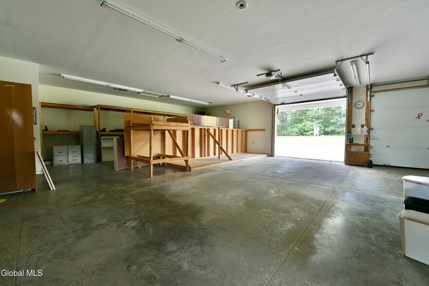 More Photos Of 410 Ridge Rd, Broadalbin Freestanding For Sale