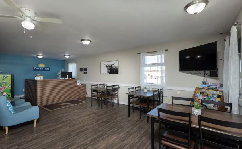 More Photos Of 109 16th St, Wheatland Hotel For Sale