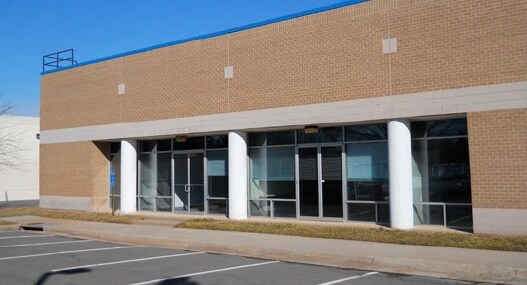 More Photos Of 4311 Walney Rd, Chantilly Warehouse For Lease