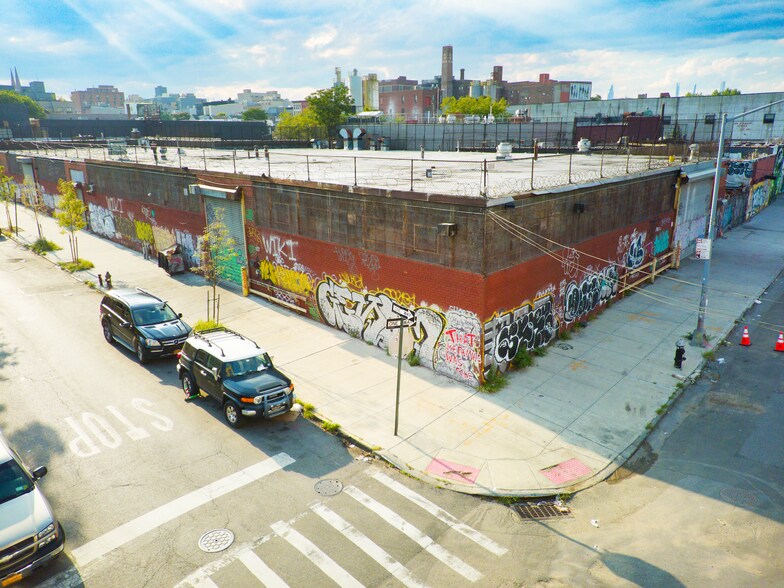 More Photos Of 275 Boerum St, Brooklyn Warehouse For Sale