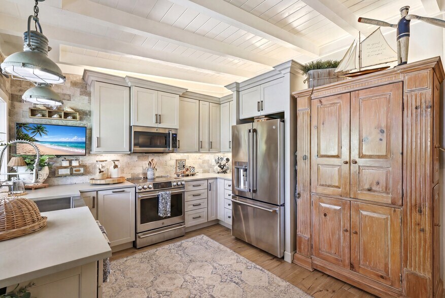 More Photos Of 840 Myrtle Ter, Naples Freestanding For Sale