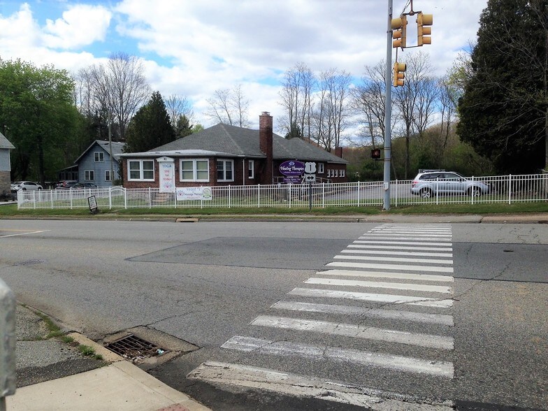 More Photos Of 83 Boston Post Rd, Waterford Office For Sale