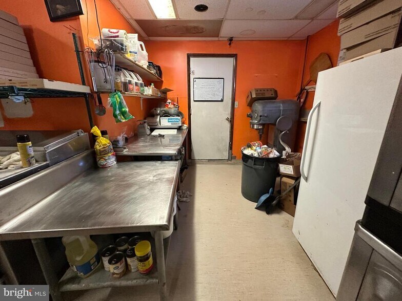 More Photos Of 15083 Summit Plz, Blue Ridge Summit Restaurant For Sale