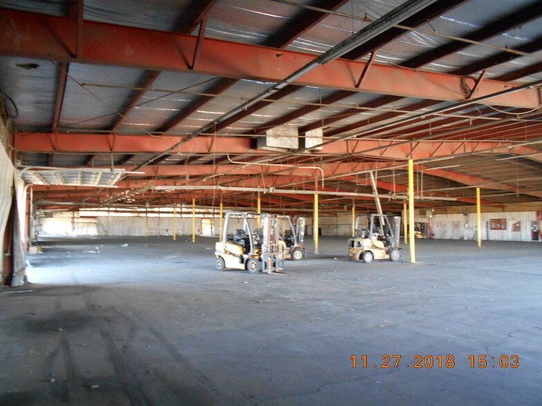 More Photos Of 3700 N Quincy St, Plainview Warehouse For Sale