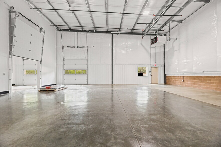 More Photos Of 2844 Westway Drive, Brunswick Warehouse For Lease