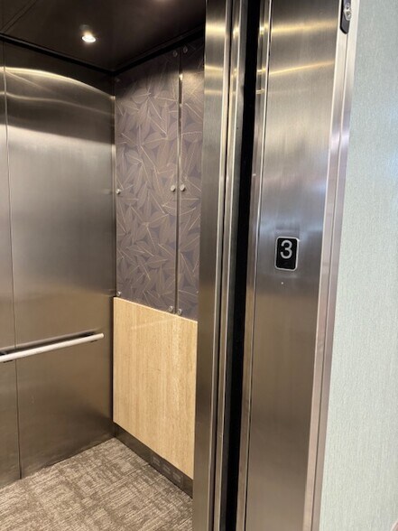 More Photos Of 1441 W Ute Blvd, Park City Office For Lease