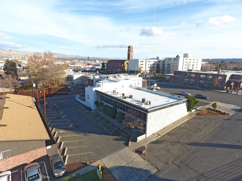 More Photos Of 811 W Yakima Ave, Yakima Storefront Retail Office For Lease
