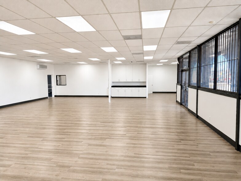 More Photos Of 3911 Woodbury Dr, Austin Warehouse For Lease