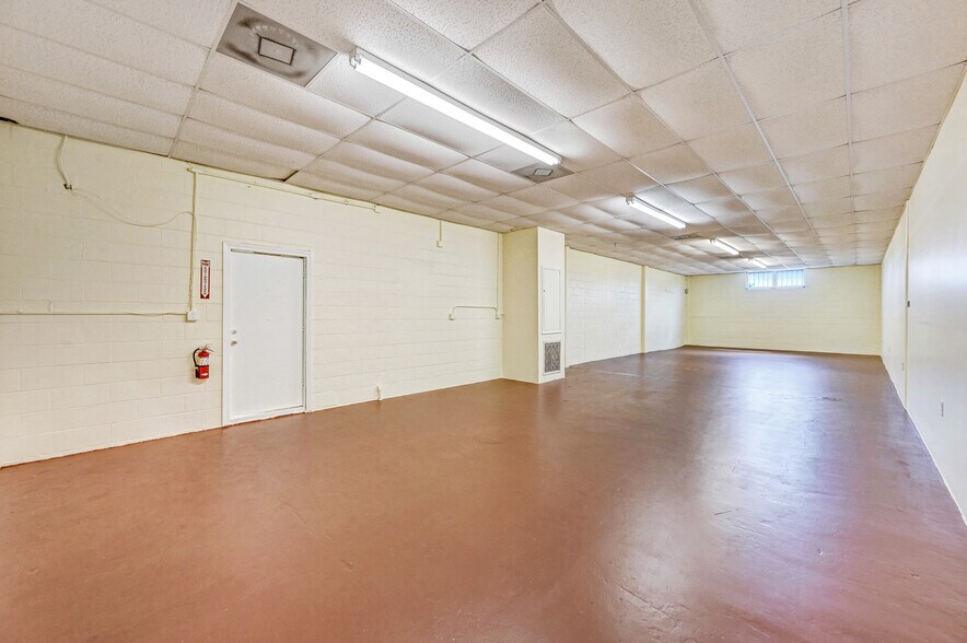 More Photos Of 117-137 Hughlett Ave, Cocoa General Retail For Sale