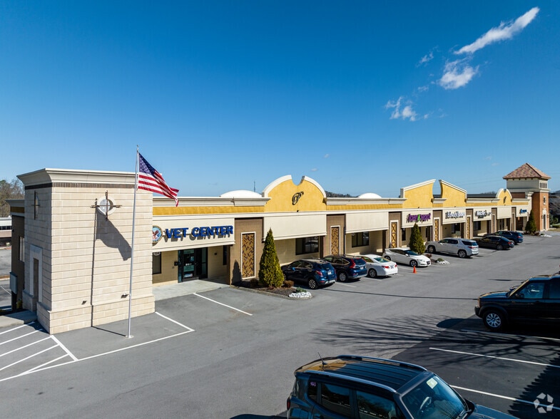 More Photos Of 100-178 W Springbrook Dr, Johnson City Unknown For Lease