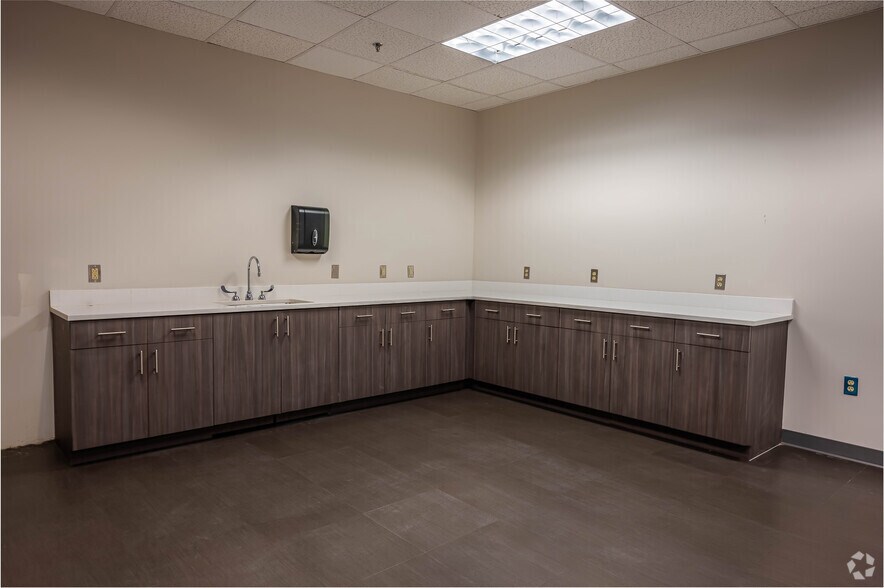 More Photos Of 7501 Boulder View Dr, North Chesterfield Unknown For Lease