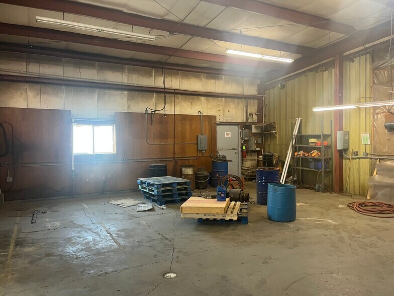 More Photos Of 1012 N 9th Ave, Walla Walla Manufacturing For Sale