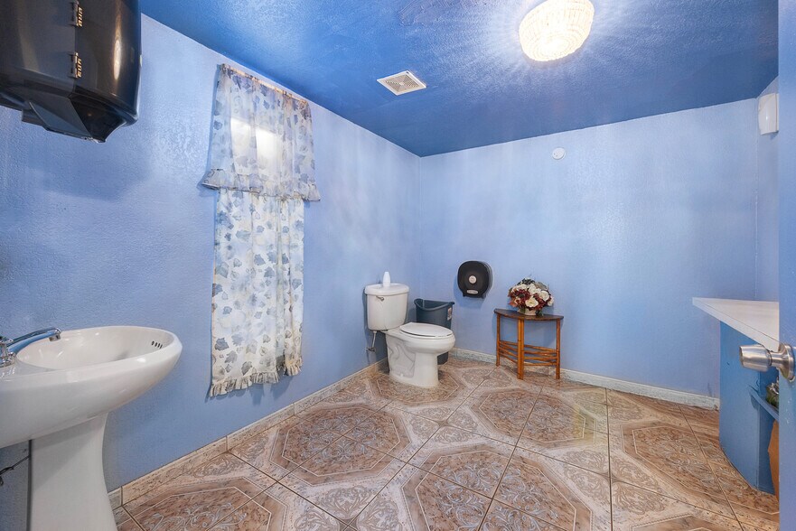 More Photos Of 8523 NW 22nd Ave, Miami Religious Facility For Sale