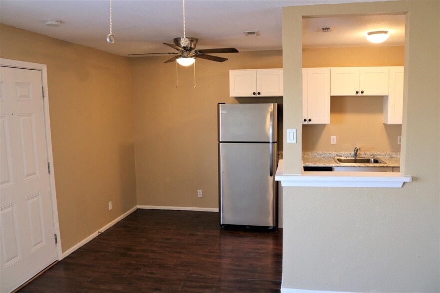More Photos Of 216 Lucas St, San Antonio Apartments For Sale