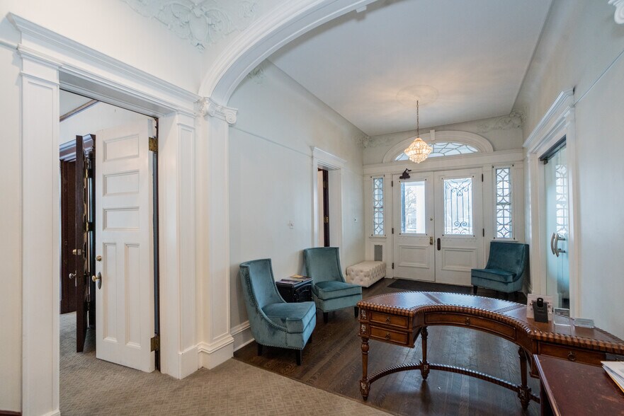 More Photos Of 48 Union Ave, Saratoga Springs Specialty For Sale