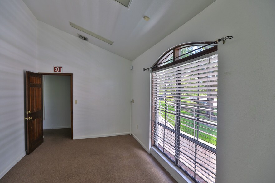 More Photos Of 9245 SW 158th Ln, Miami Office For Lease