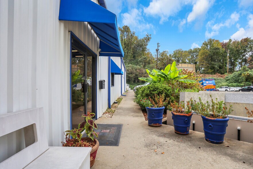 More Photos Of 1385 English St NW, Atlanta Warehouse For Sale