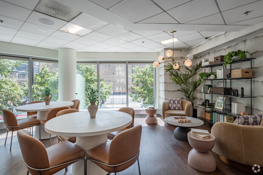 More Photos Of 300 N Canal St, Chicago Apartments For Sale