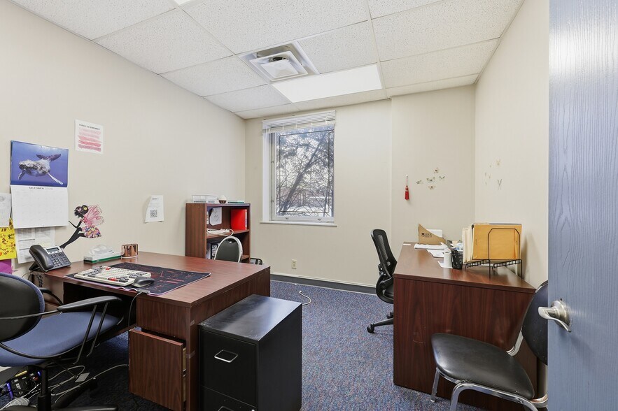 More Photos Of 899 E Broad St, Columbus Medical For Lease