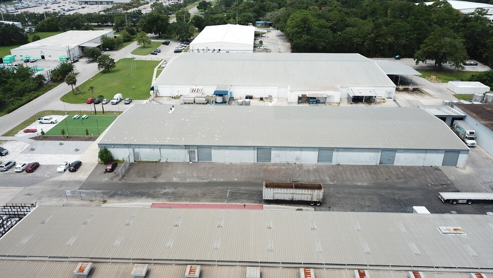 More Photos Of 2650 Jewett Ln, Sanford Manufacturing For Lease