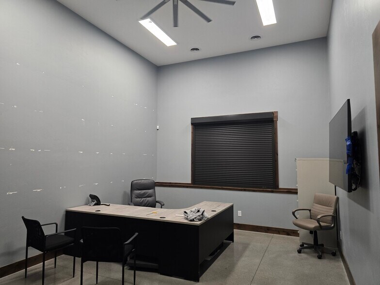 More Photos Of 870 N 2nd E, Rexburg General Retail For Lease