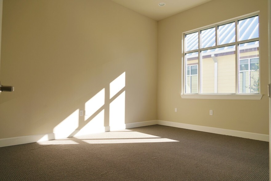 More Photos Of 5757 Flewellen Oaks Ln, Fulshear Business Park For Lease