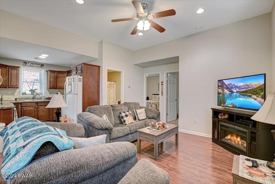 More Photos Of 186 Ledgedale Rd, Lake Ariel Apartments For Sale