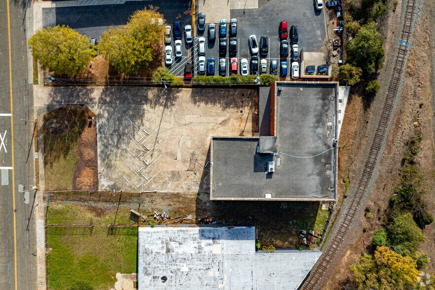 More Photos Of 810 Ramseur St, Durham Warehouse For Lease