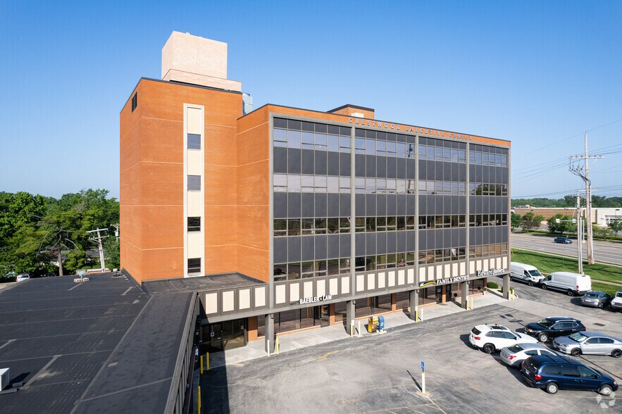More Photos Of 50 Crestwood Executive Ctr, Saint Louis Office For Lease