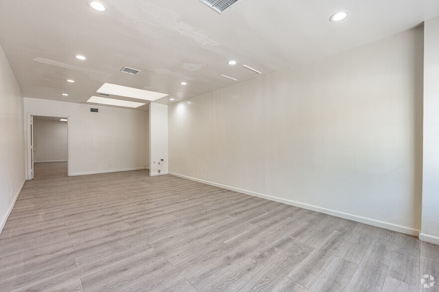 More Photos Of 319-323 E Foothill Blvd, Arcadia Office For Lease
