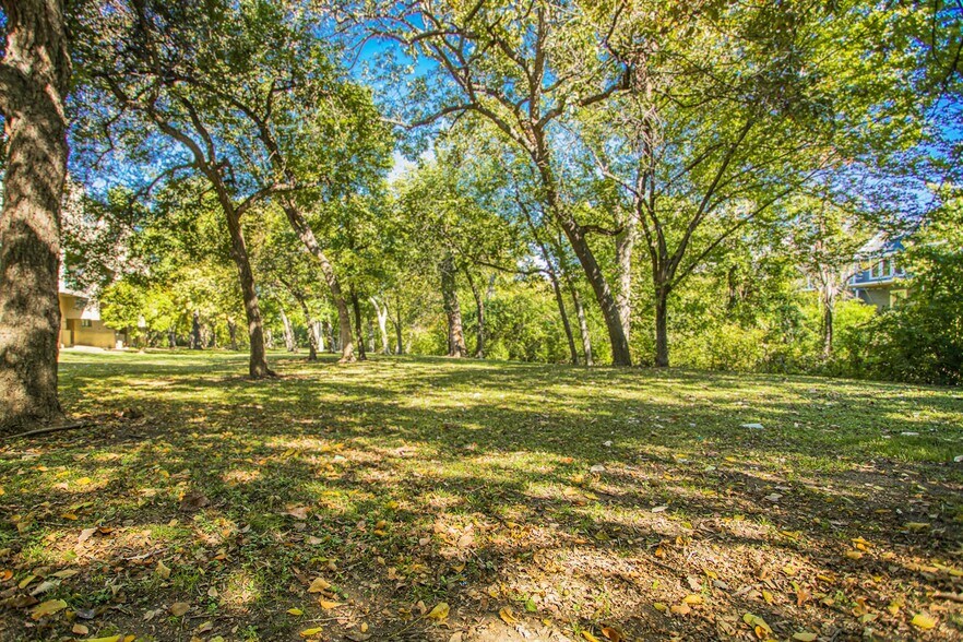 More Photos Of 7570-7610 Skillman St, Dallas Apartments For Sale