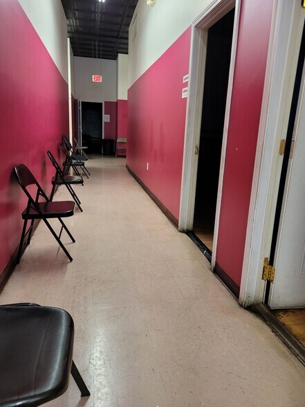 More Photos Of 2290-2310 Cascade Rd SW, Atlanta Unknown For Lease