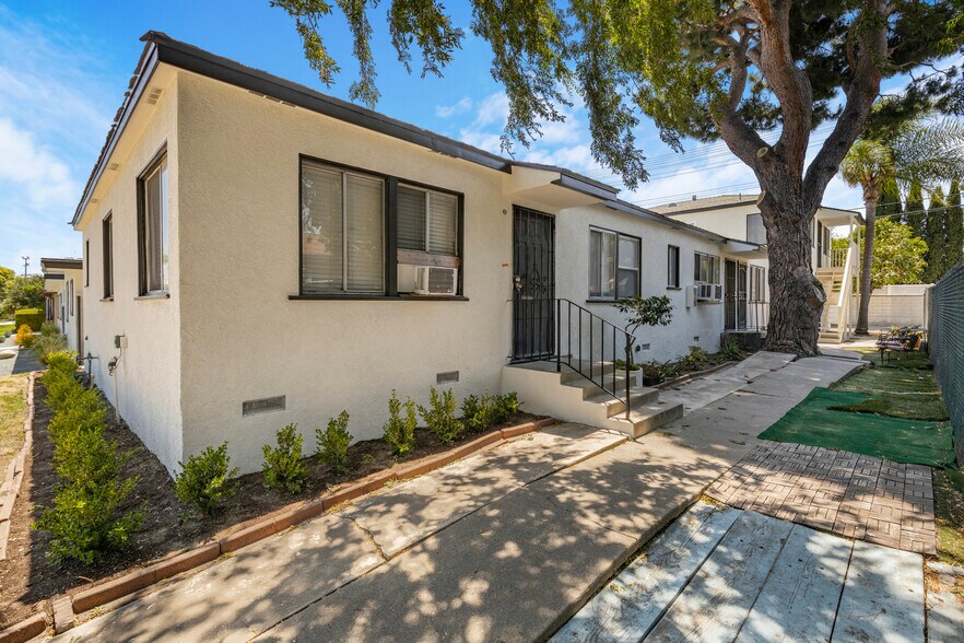 Primary Photo Of 1515 N Hollywood Way, Burbank Apartments For Sale