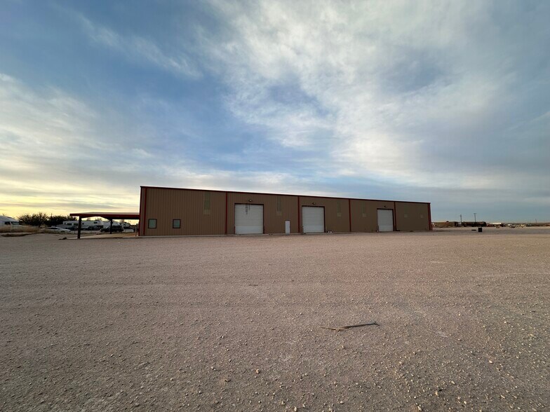 More Photos Of 3460 S Fulton Ave, Odessa Warehouse For Lease