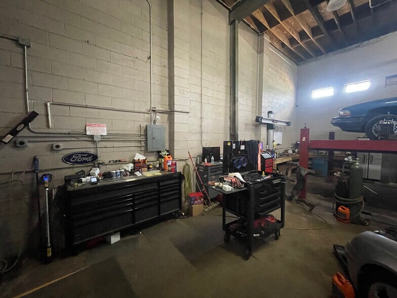 More Photos Of 6149 Cleveland St, Merrillville Industrial For Sale