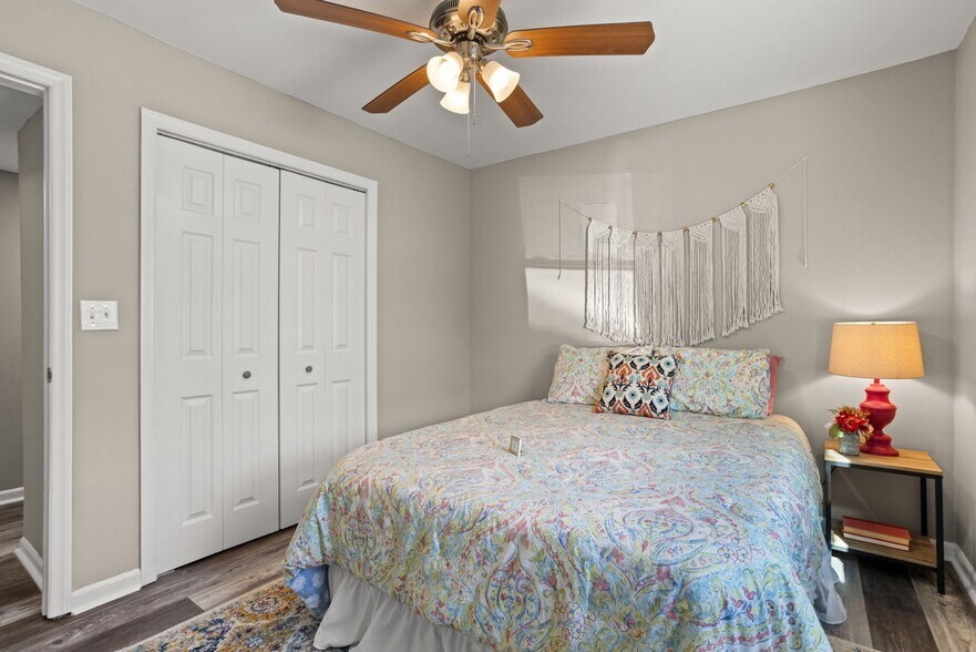 More Photos Of 110-118 Greenforest Cir, Liberty Apartments For Sale