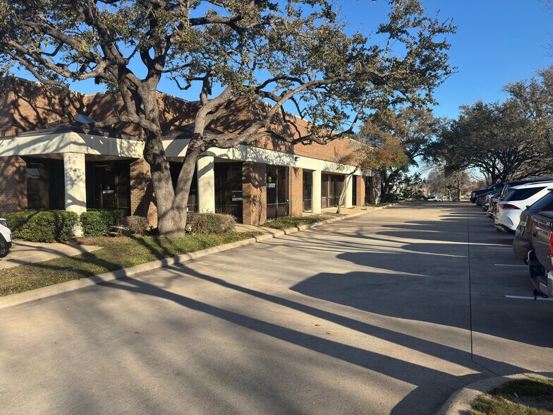 Primary Photo Of 2033 Chenault Dr, Carrollton Light Manufacturing For Lease