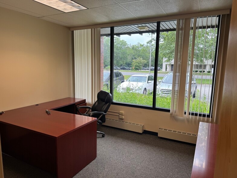More Photos Of 761 Koehler Ave, Ronkonkoma Office For Lease