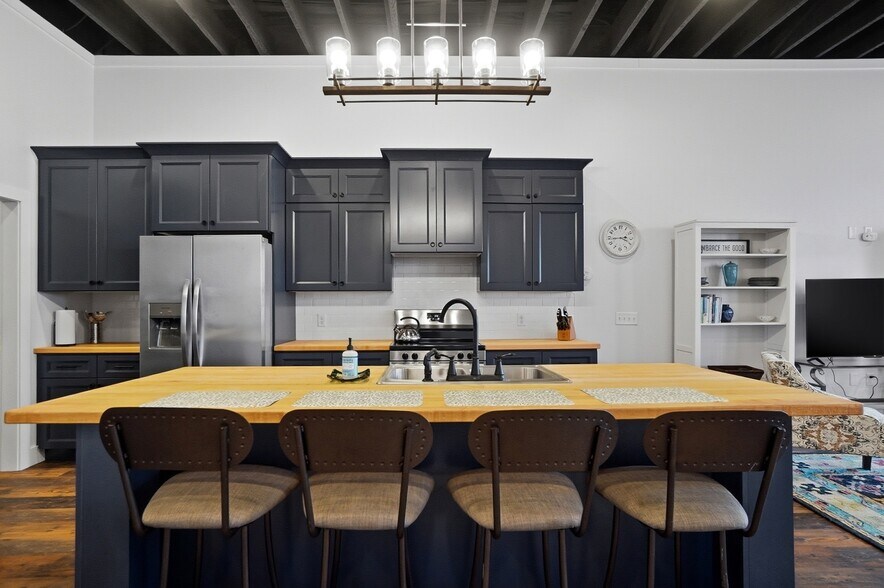 More Photos Of 110 W Main St, Deshler General Retail For Sale