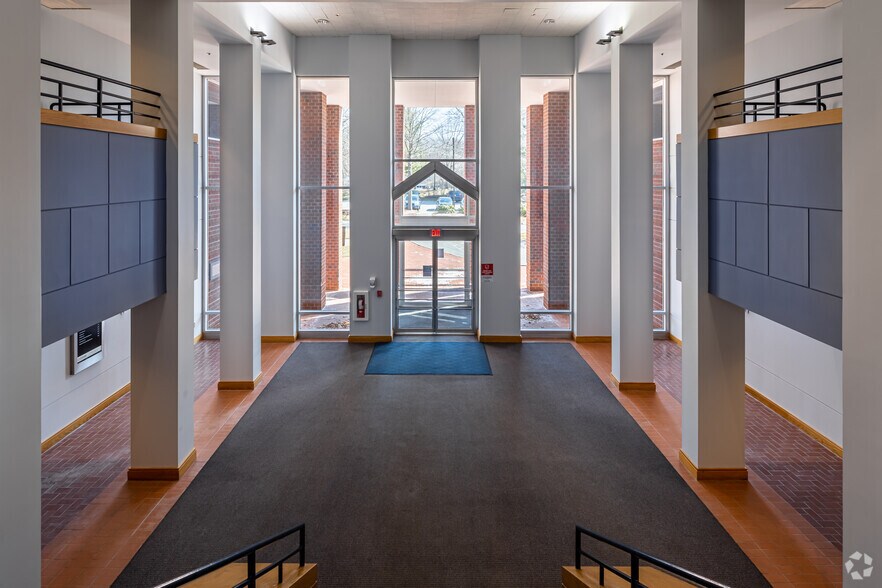 More Photos Of 100 Foxborough Blvd, Foxborough Office For Lease