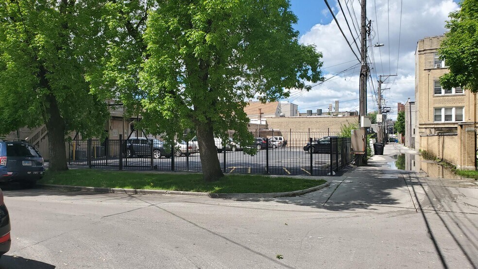 More Photos Of 3034-3040 W Montrose Ave, Chicago Multifamily For Sale