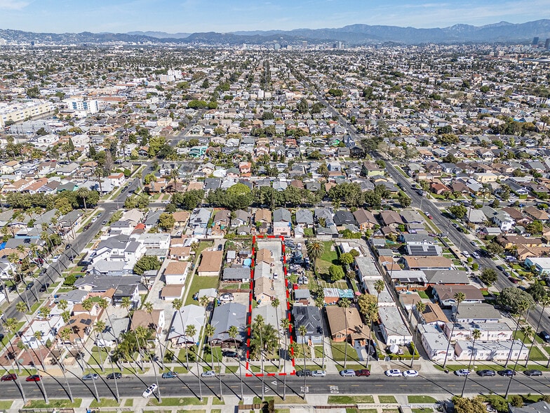 More Photos Of 1565 W 51st St, Los Angeles Multifamily For Sale