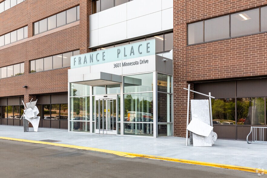 More Photos Of 3601 Minnesota Dr, Bloomington Medical For Lease