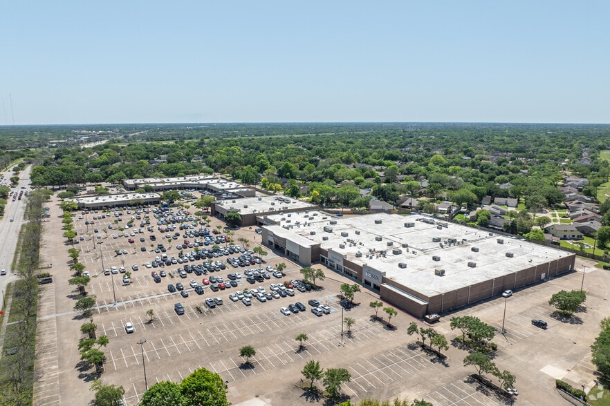More Photos Of 3412 Highway 6, Sugar Land Storefront For Lease