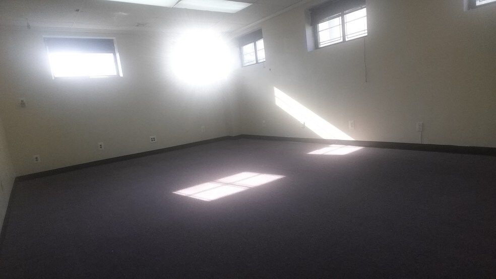 More Photos Of 30 S Ocean Ave, Freeport Loft Creative Space For Lease