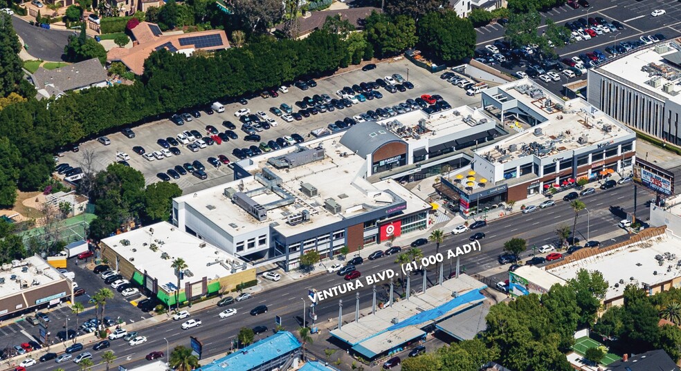 More Photos Of 17401-17405 Ventura Blvd, Encino General Retail For Lease