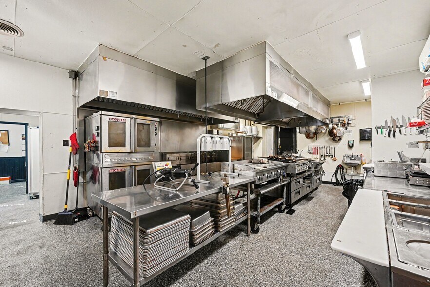 More Photos Of 115 N Main St, Faith Restaurant For Sale