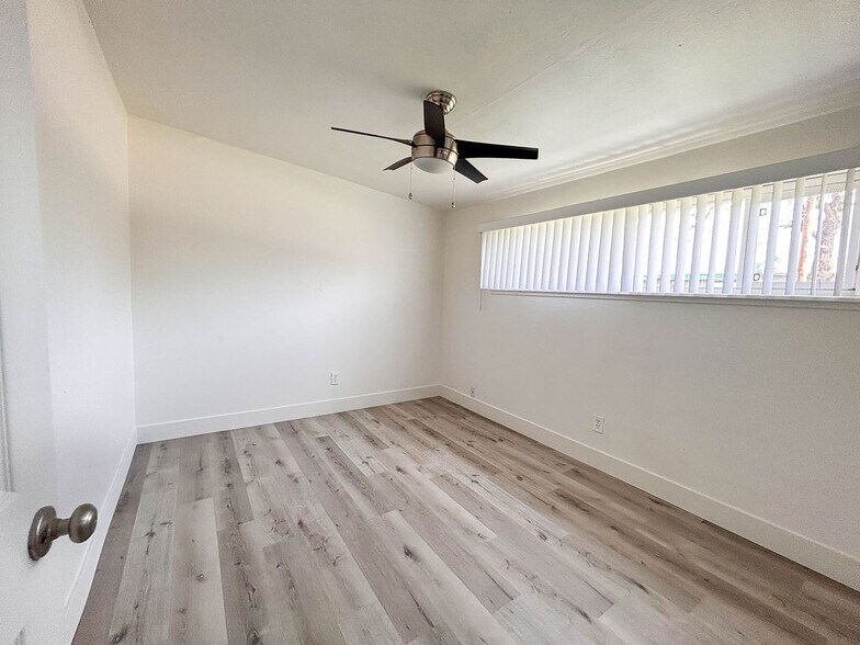 More Photos Of 2652 21st Ave, Sacramento Apartments For Sale