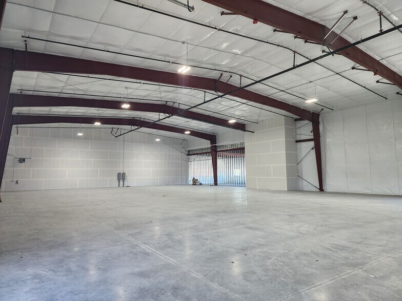 More Photos Of 1237 N California Ave, Pasco Distribution For Lease