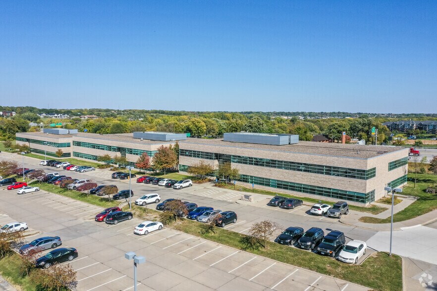 More Photos Of 1840 NW 118th St, Clive Office For Lease
